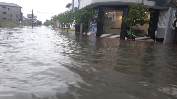 Mưa lớn, hàng nghìn học sinh ở huyện miền núi Hà Tĩnh phải nghỉ học ảnh 3