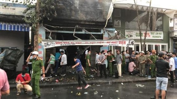 Cháy cửa hàng xe đạp điện lúc rạng sáng, 3 người thiệt mạng ảnh 2