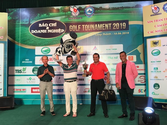 Giải golf Báo chí và Doanh nghiệp mừng ngày Báo chí Cách mạng Việt Nam ảnh 5