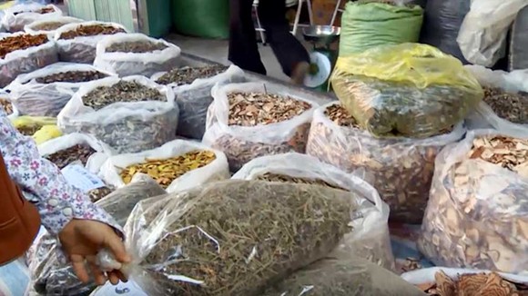 Tan biến nỗi lo phải chữa bệnh bằng "rác thuốc" khi đã có những chỉ dấu về dược liệu an toàn của EU ảnh 1