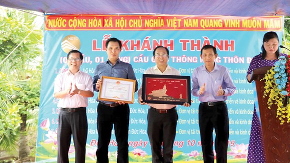 Khánh thành cầu từ thiện tại các xã nghèo tỉnh Long An ảnh 2