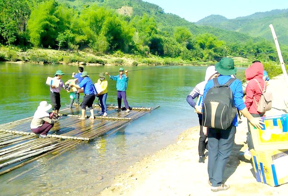 Dấu chân tình nguyện của các thầy thuốc trẻ ảnh 1