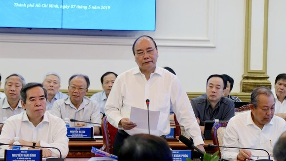 6 đồng chí Ủy viên Bộ Chính trị làm việc tại TPHCM về văn kiện Đại hội Đảng lần thứ XIII ảnh 2