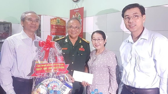 Bí thư Thành ủy TPHCM Nguyễn Thiện Nhân thăm gia đình chính sách ảnh 4