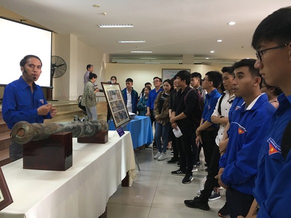 Tổ chức dâng hương kỷ niệm 161 năm ngày Đà Nẵng kháng chiến chống Pháp ảnh 2