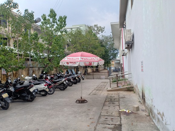 Bệnh nhân mắc bệnh hiểm nghèo nhảy lầu tự tử ảnh 1