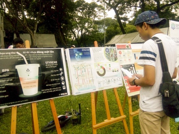 Đổi sách cũ lấy cây xanh tại Ngày hội sống xanh 2019 ảnh 4