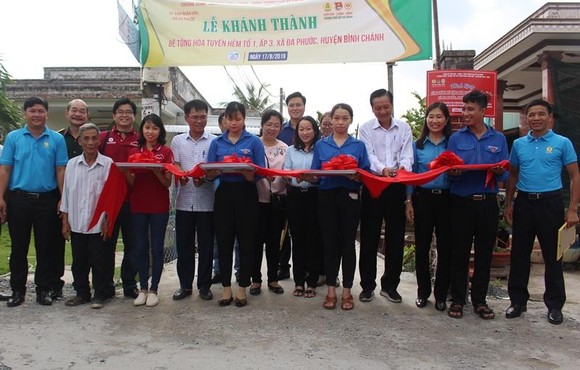Hơn 1,2 tỷ đồng bê tông hóa hẻm nông thôn ảnh 1