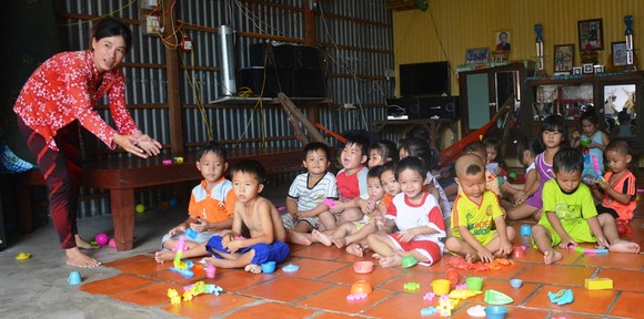 An Giang đảm bảo an toàn cho học sinh vùng lũ đến trường ảnh 2