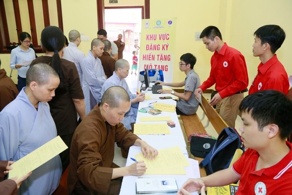 Hàng trăm tăng ni, phật tử tham dự ngày hội Hiến máu cứu người - Hành Bồ Tát đạo ảnh 3