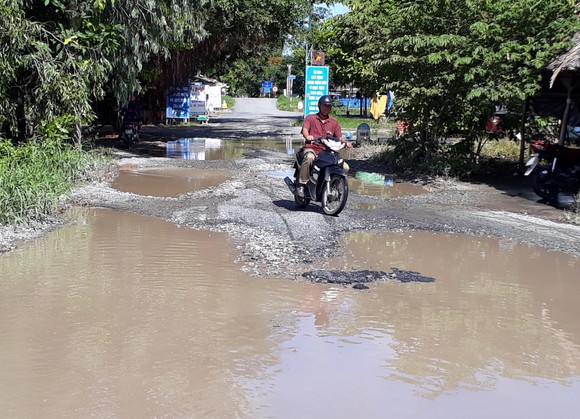 Cà Mau: Dự án đường Tắc Thủ vàm Đá Bạc hai lần gia hạn vẫn… chưa về đích ảnh 2