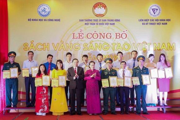 Vinh danh 74 công trình 'Sách vàng Sáng tạo Việt Nam' năm 2019 ảnh 2