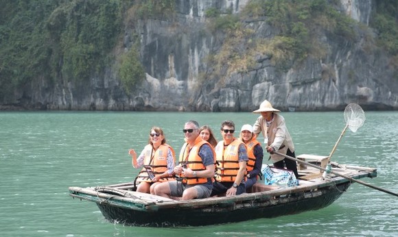 Quảng bá mạnh việc kiểm soát tốt Covid-19 để hút khách đến Việt Nam ảnh 1