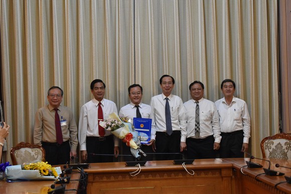 Ông Trần Thúc Chương làm Phó Chủ tịch UBND quận 11 ảnh 1