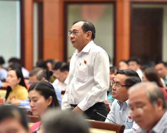 Lãnh đạo vẫn đạt 'xuất sắc' dù công tác còn hạn chế ảnh 1