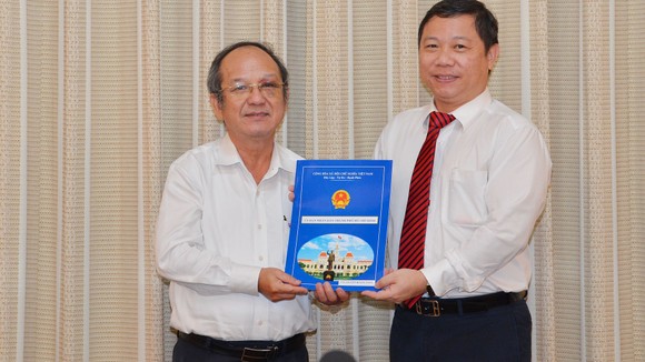 Ông Trần Thanh Tùng giữ chức vụ Chủ tịch UBND quận 8 ảnh 1