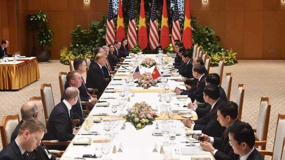 Thủ tướng Nguyễn Xuân Phúc hội kiến Tổng thống Donald Trump ảnh 12