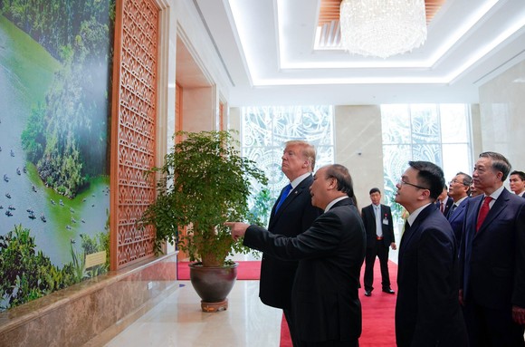 Thủ tướng Nguyễn Xuân Phúc hội kiến Tổng thống Donald Trump ảnh 3