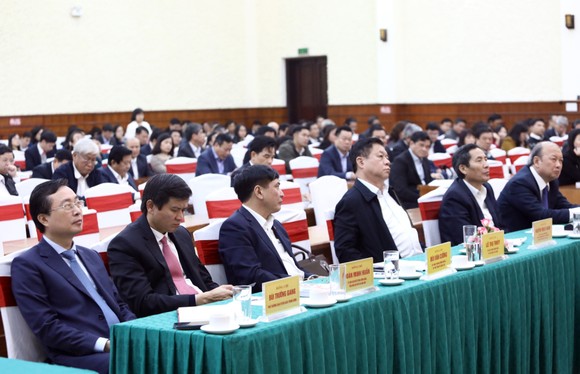 Xử lý kịp thời những vấn đề bức xúc nảy sinh khi chuẩn bị đại hội đảng các cấp ảnh 2