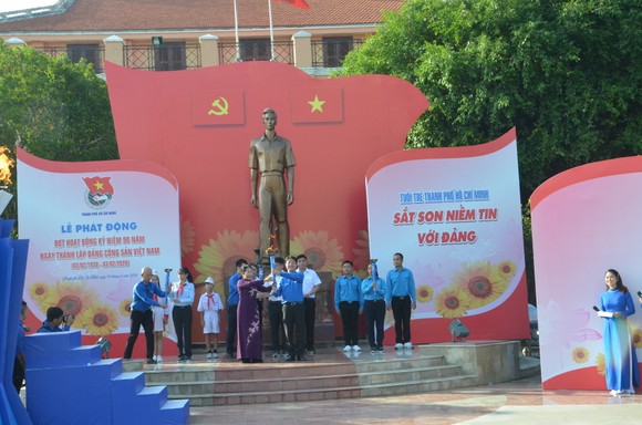 Thành đoàn TPHCM phát động đợt kỷ niệm 90 năm Ngày thành lập Đảng trong đoàn viên thanh niên ảnh 1