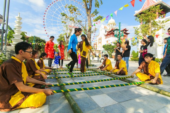 Nhiều chương trình khuyến mãi khủng dịp Tết tại các khu vui chơi khắp cả nước ảnh 6