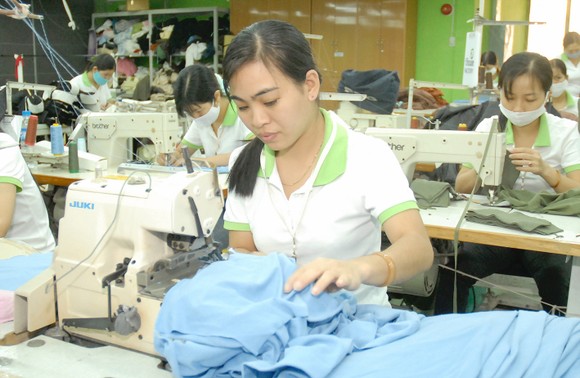 Ngành dệt may về đích sớm ảnh 1