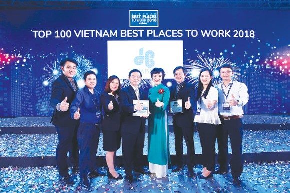 Công ty CP Tập đoàn Xây dựng Hòa Bình 4 năm liêp tiếp đạt Tốp 100 Nơi làm việc tốt nhất ảnh 1