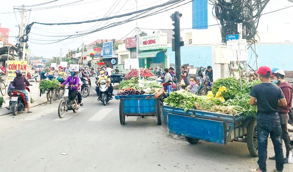Hỗn độn chợ bán hàng rong ảnh 1