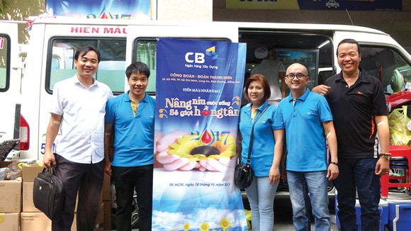 Ngân hàng Xây dựng (CB) tổ chức ngày hội hiến máu tình nguyện: “Nâng niu cuộc sống - Sẻ giọt hồng tâm" ảnh 1
