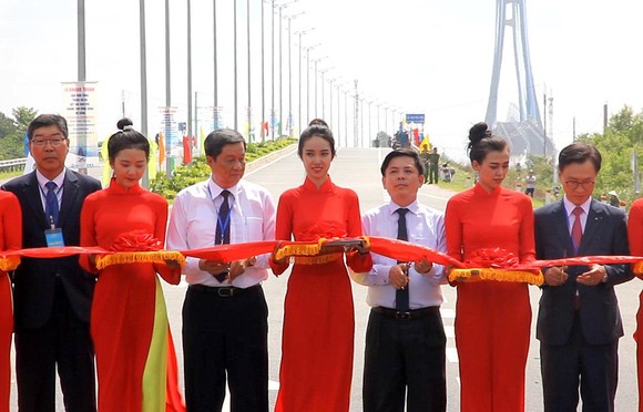 Khánh thành và chính thức thông xe cầu Vàm Cống ảnh 1