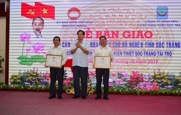 Sóc Trăng trao 125 căn nhà đại đoàn kết cho hộ nghèo ảnh 4