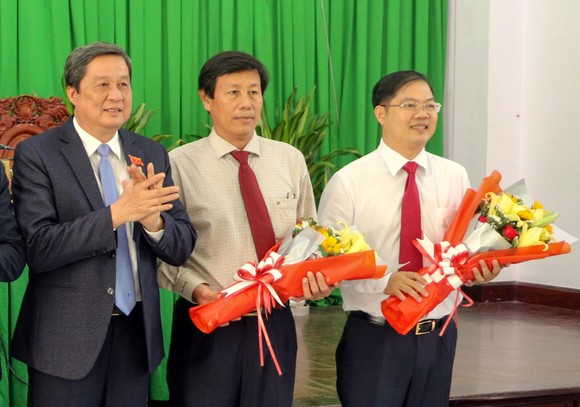 Cần Thơ miễn nhiệm 2 Giám đốc Sở ảnh 2