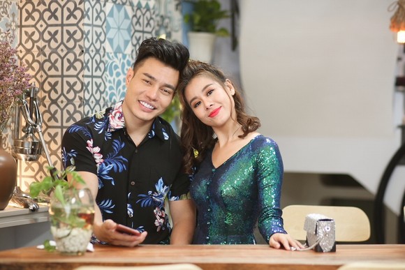 “Kiều nữ làng hài” Nam Thư may 300 áo bà ba cho phim mới ảnh 2