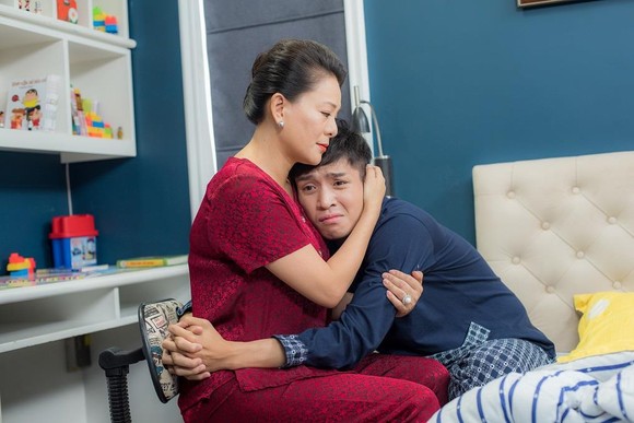 Cả đoàn phim bật khóc trên phim trường ảnh 1