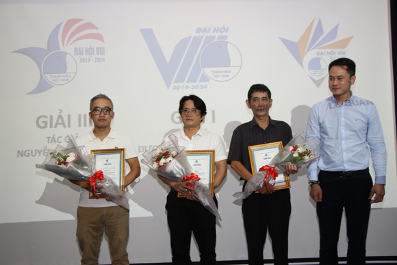 Trao giải cuộc thi sáng tác biểu trưng và ca khúc Đại hội Hội Liên hiệp thanh niên Việt Nam lần VIII ảnh 3