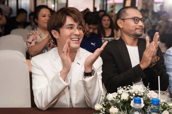 Việt Hương mời dàn nghệ sĩ tham gia phim mới ảnh 2