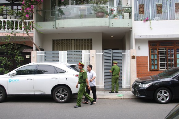 Kết thúc khám xét nhà 2 cựu chủ tịch UBND TP Đà Nẵng ảnh 7