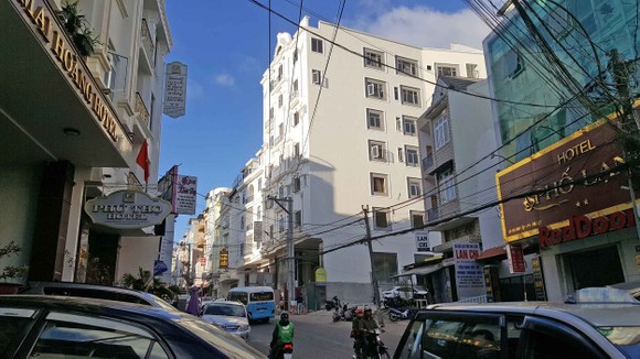 Sẽ cưỡng chế khách sạn xây vượt tầng, sai phép giữa trung tâm Đà Lạt ảnh 1
