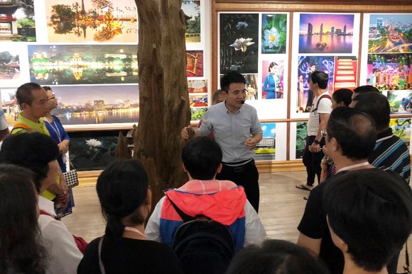 Đề nghị Bộ Công an điều tra đường dây làm giả thẻ hướng dẫn viên du lịch tại Khánh Hòa ảnh 2