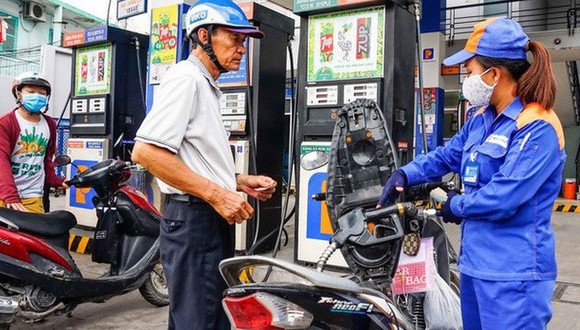 Giá xăng 92 và 95 cùng giảm ảnh 1