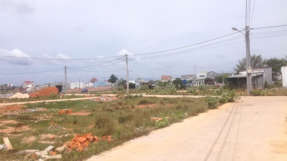 Bình Thuận cách chức, kỷ luật nhiều cán bộ vì liên quan đến sai phạm đất đai ảnh 1