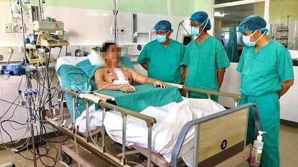 "Trái tim" từ Hà Nội vào Huế cứu sống bệnh nhân suy tim giai đoạn cuối ảnh 3