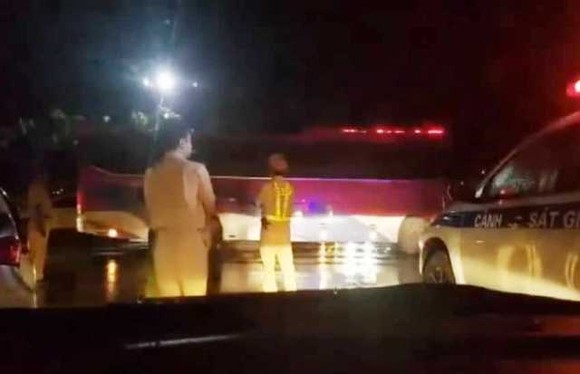 Dẫn độ 380 người Trung Quốc đánh bạc ở Our City ra khỏi biên giới Việt Nam ảnh 2