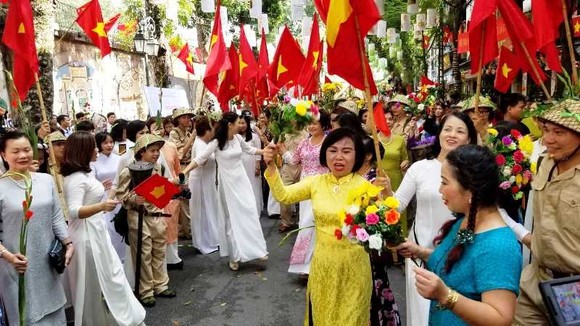 Hà Nội năm cửa ô đón mừng đoàn quân giải phóng ảnh 6