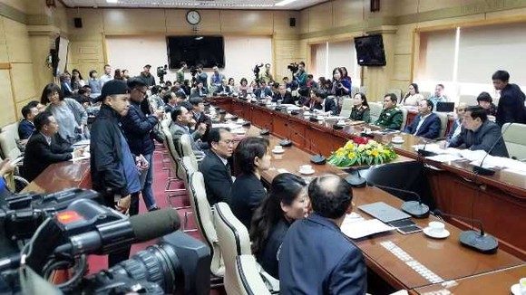 30 Tết, Phó Thủ tướng Vũ Đức Đam, Bộ Y tế vẫn họp khẩn ứng phó dịch viêm phổi cấp ảnh 4