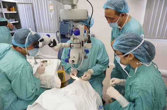 Nhiều y, bác sĩ Bệnh viện Trung ương Huế tự nguyện hiến tạng sau khi qua đời ảnh 1