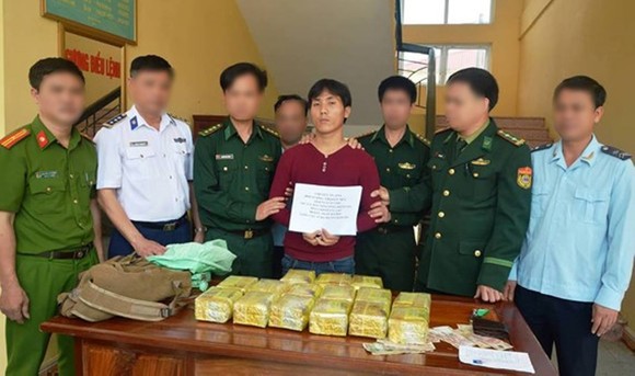 Mang gần 15kg ma túy đá từ Lào vào Việt Nam, một đối tượng lãnh án tử hình ảnh 1