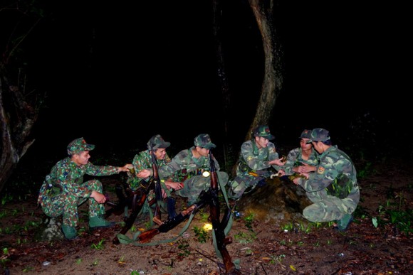 Giữ bình yên cho người dân đón tết ảnh 20