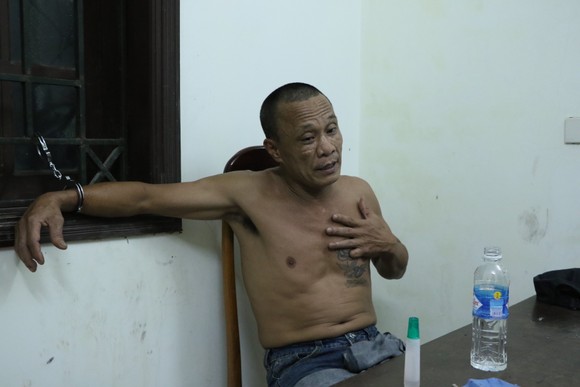 Bắt giữ nghi phạm giết người ở thị xã Hồng Lĩnh sau 8 giờ lẩn trốn ảnh 1