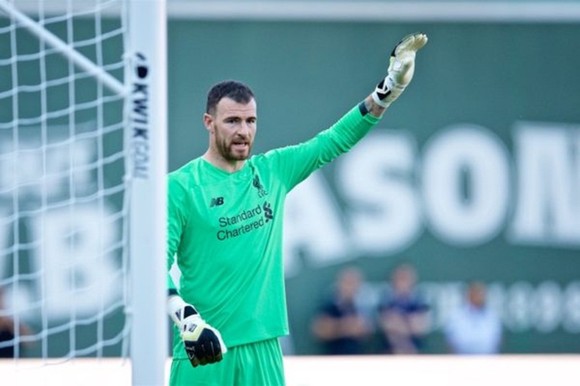Alisson nghỉ 6 tuần, Liverpool cậy nhờ “ông già” Lonergan ảnh 1
